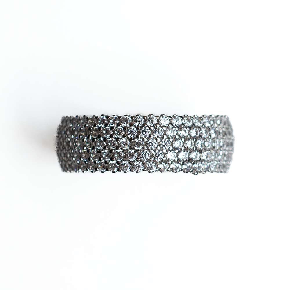 ANILLO CON ZIRCONIAS
