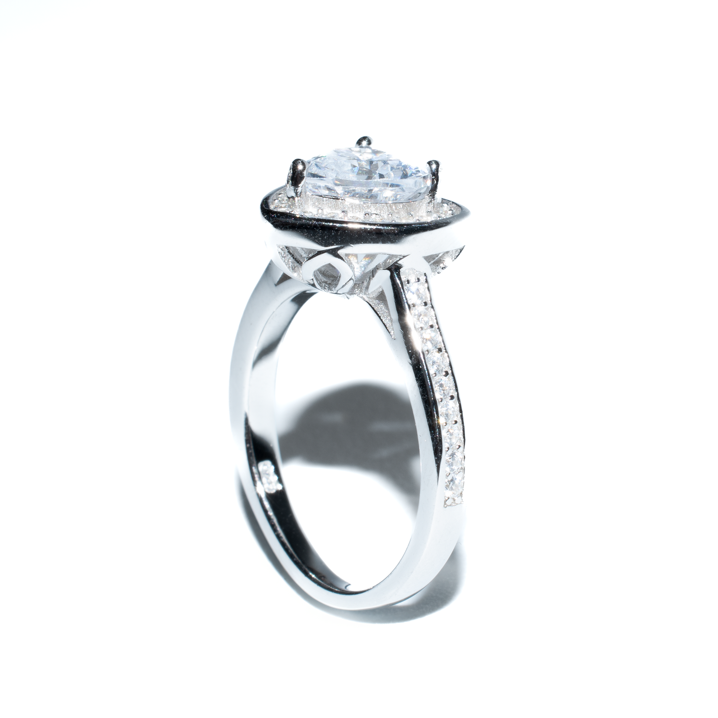 ANILLO CORAZÓN CON ZIRCONIAS